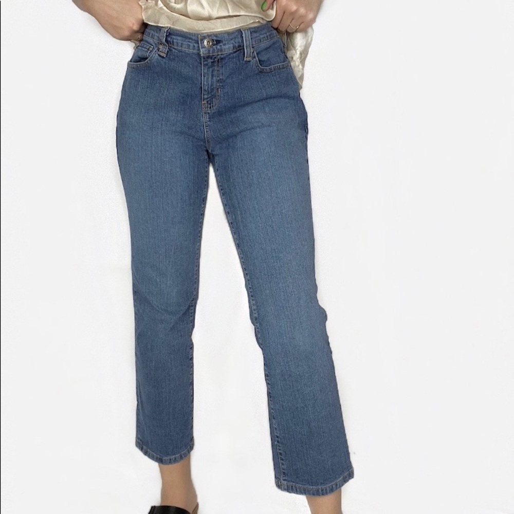 Tommy Hilfiger Medium Wash Capris Size N/A